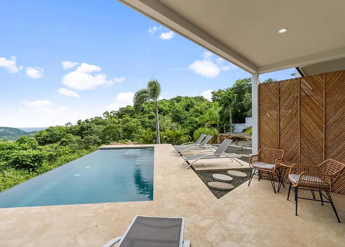 Vivo * Potrero (Guanacaste)